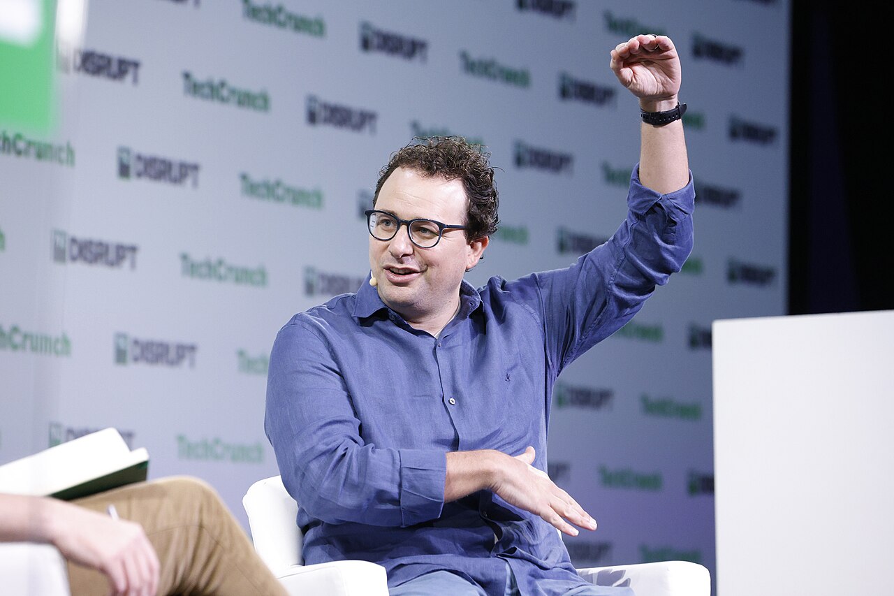 Dario Amodei, presidente-executivo da Anthropic, em evento de tecnologia em 2023 (foto de arquivo)