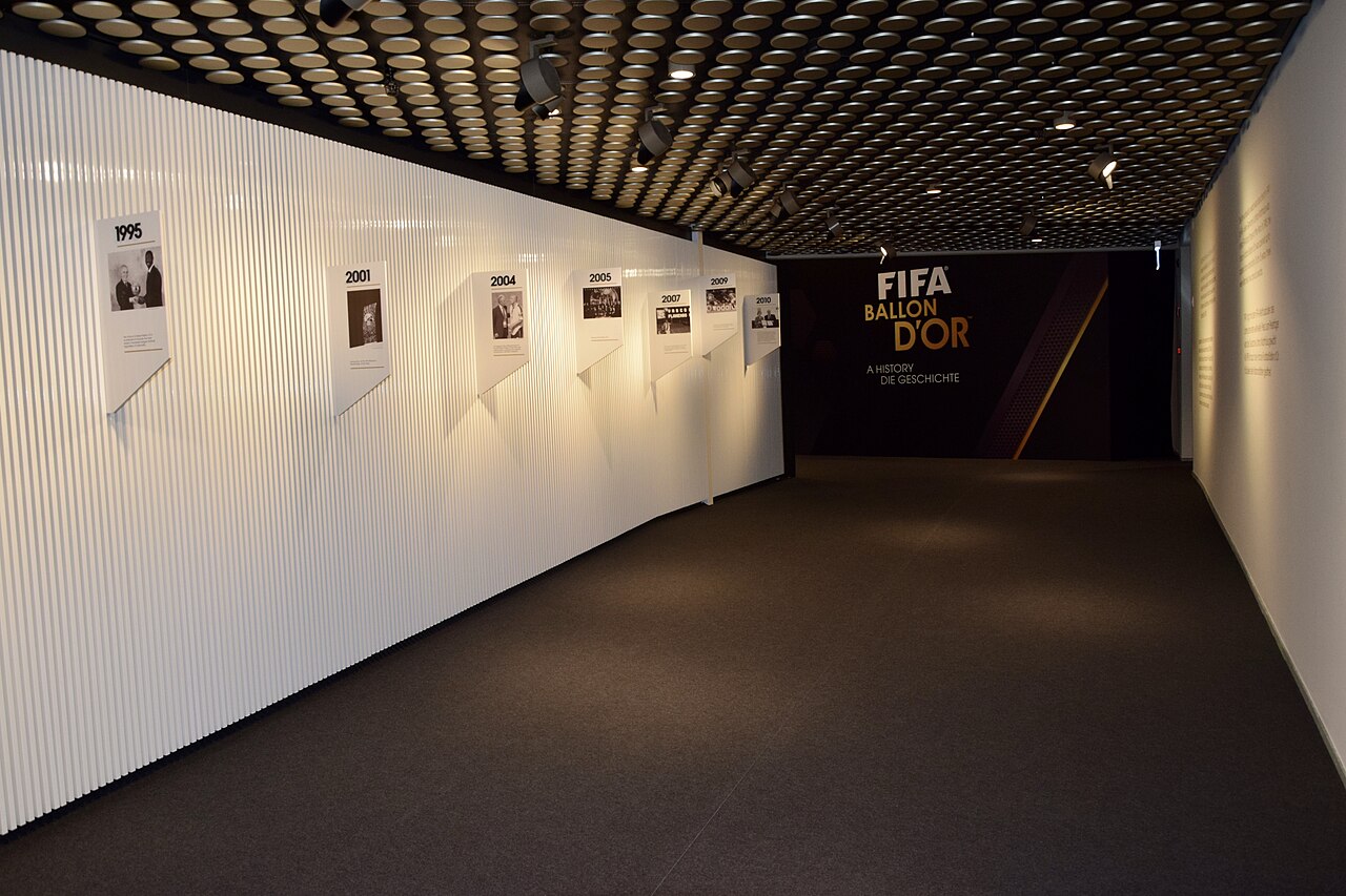 Troféus da Bola de Ouro em exposição no Museu da Fifa, em Zurique, em foto de arquivo